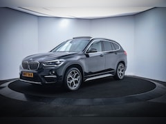 BMW X1 - 20iA X-Dr. Executive Edition PANO/FULL LED/STOELVERW./CLIMA/STOELVERW./PDC V+A/ELEK KLEP/L