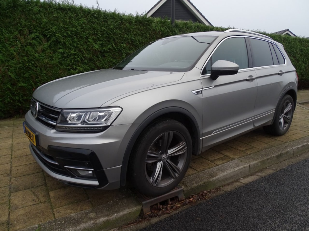 Volkswagen Tiguan - 1.4 TSI 4Motion. HL BUS R-Automaat-Navi-Carplay-Blth-Trkh-Pdc-Pa - AutoWereld.nl