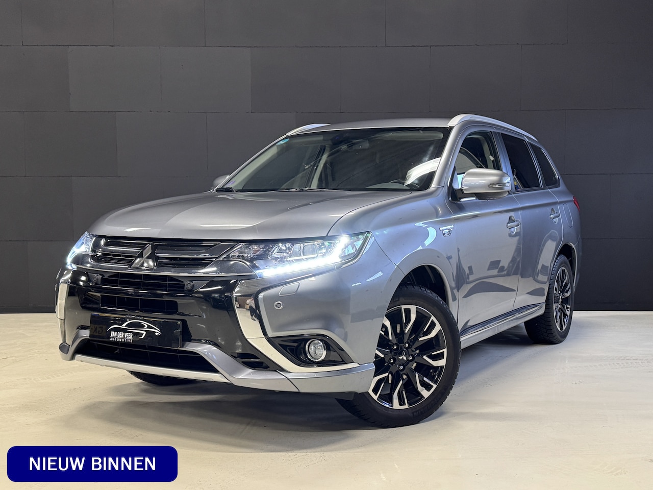 Mitsubishi Outlander - 2.0 PHEV Executive Edition | Nieuwe accu | Nieuwe model | Dealer onderhouden | Afn. trekha - AutoWereld.nl