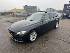 BMW 3-serie Touring - 320d AUTOMAAT PANO/NAVI/XENON