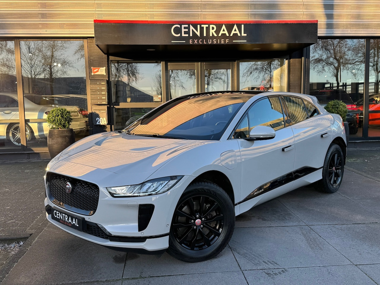 Jaguar I-PACE - EV400 Edition S 90 kWh 400PK|Pano|Leder|Meridian|Camera|Carplay - AutoWereld.nl