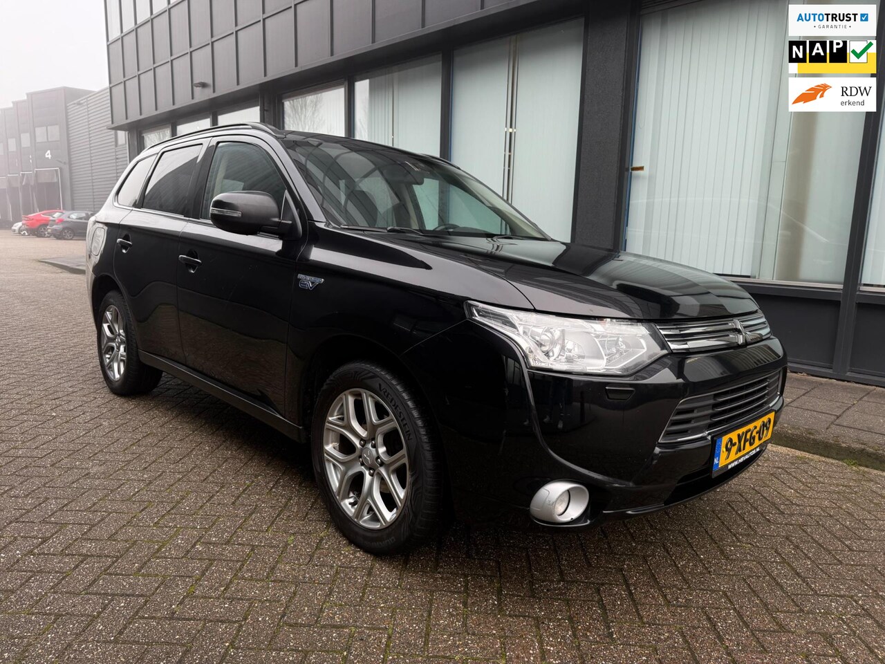 Mitsubishi Outlander - 2.0 PHEV instyle 2.0 PHEV Instyle - AutoWereld.nl