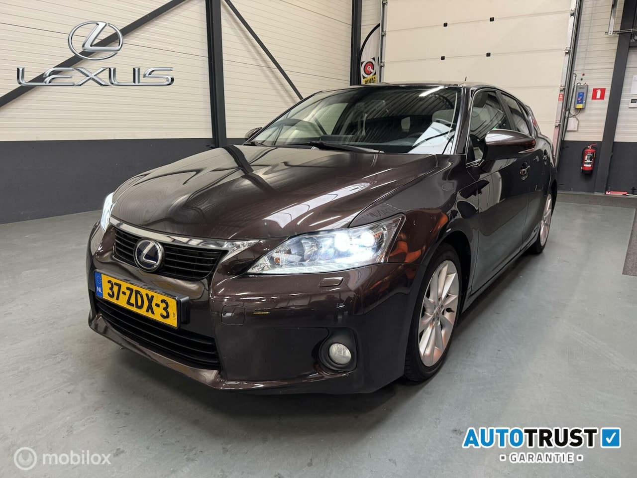 Lexus CT 200h - Hybride Leer|Navi|DAB|LED|17"LM-Velgen - AutoWereld.nl