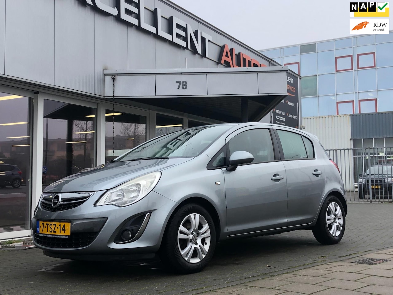 Opel Corsa - 1.2-16V Cosmo - 5 Deurs - Airco - AutoWereld.nl