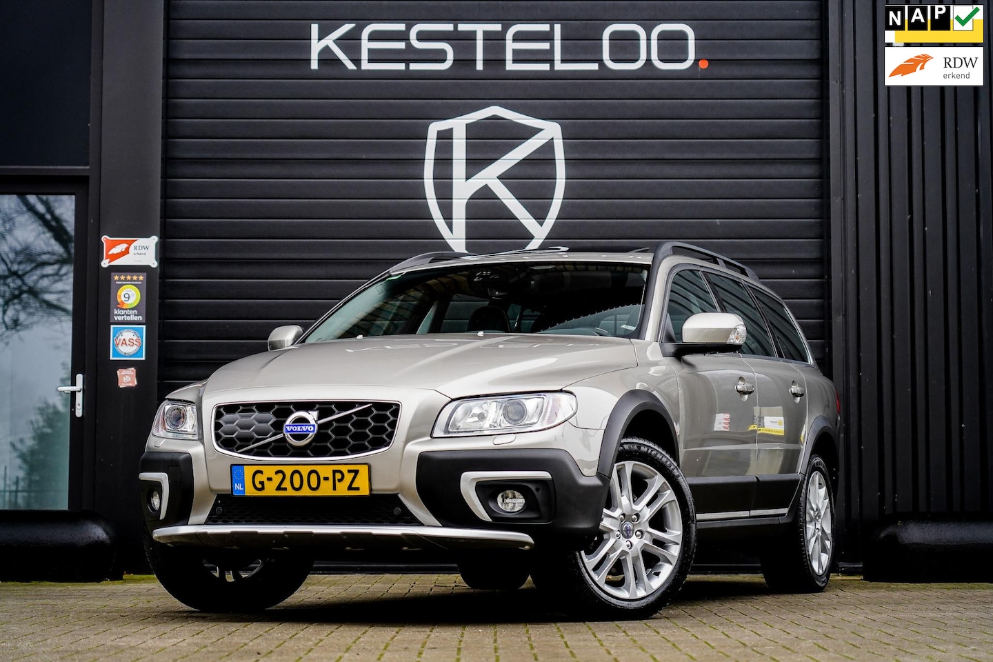 Volvo XC70 - 2.4 D5 5-CIL 220 PK Inscription Edition TREKHAAK/SCHUIFDAK/LEDER/FULL - AutoWereld.nl