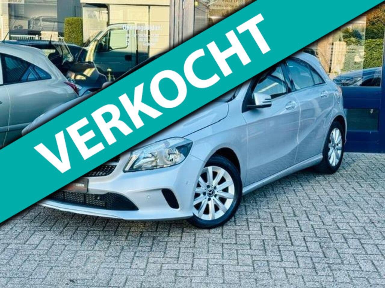 Mercedes-Benz A-klasse - 180 Ambition AUTOMAAT! Navi l Camera l Cruise l PDC l Stoelverwarming l PDC! 1e eigenaar l - AutoWereld.nl