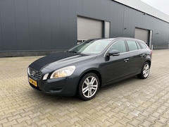 Volvo V60 - 2.0 D3 R-Design