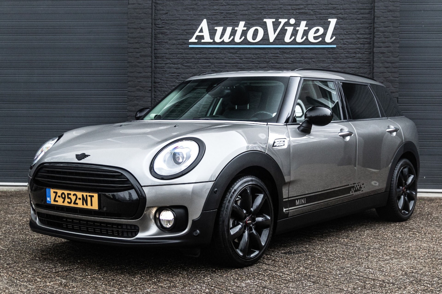 MINI Clubman - Mini 1.5 Cooper Chili | Panodak | Sportleder | Harman Kardon | Stoelverwarming - AutoWereld.nl