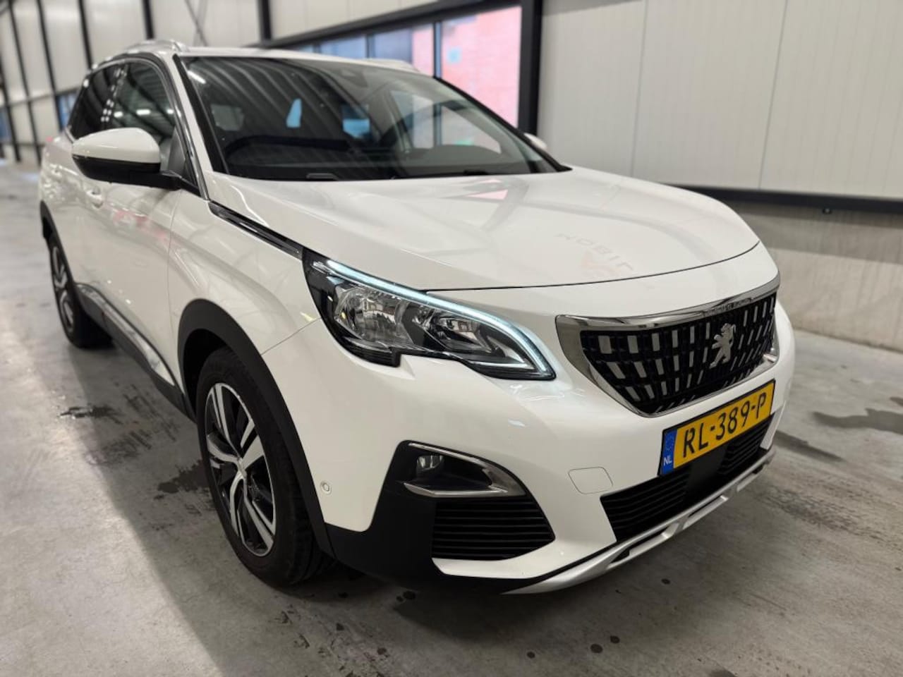 Peugeot 3008 - 1.2 PureTech Allure 2018 Automaat - AutoWereld.nl