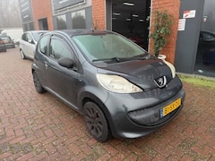 Peugeot 107 - 1.0-12V XR