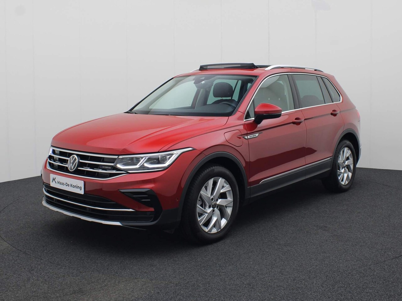 Volkswagen Tiguan - 1.4 Tsi eHybrid 245PK DSG Elegance · Keyless · Camera · Panoramadak · Side Assist · Elek. - AutoWereld.nl