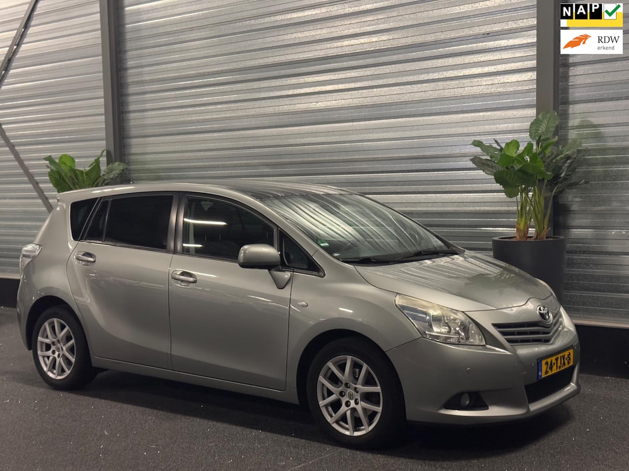 Toyota Verso - 1.8 VVT-i Dynamic Business AUT | Navi | Pano | Camera - AutoWereld.nl