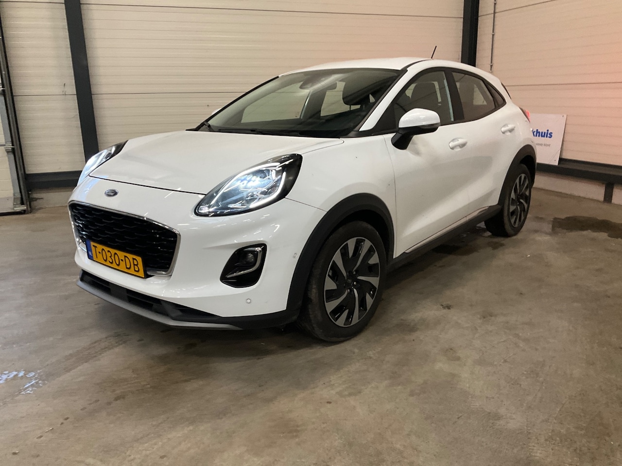 Ford Puma - 1.0 EcoBoost Hybrid Titanium Automaat | Navi | Led | PDC V+A | Carplay | Komt binnenkort b - AutoWereld.nl