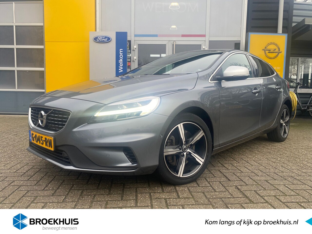 Volvo V40 - T3 153PK Polar+ Sport R-DESIGN AUTOMAAT| PANORAMADAK| HARMAN KARDON| DAB| LED KOPLAMPEN| C - AutoWereld.nl