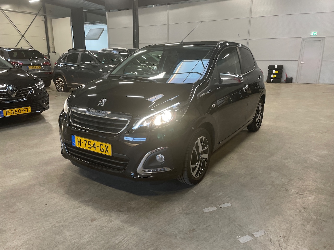 Peugeot 108 - 1.0 e-VTi Allure | Camera | Climate | Carplay | Privacy Glas | Lmv 15'' | Komt binnenkort - AutoWereld.nl