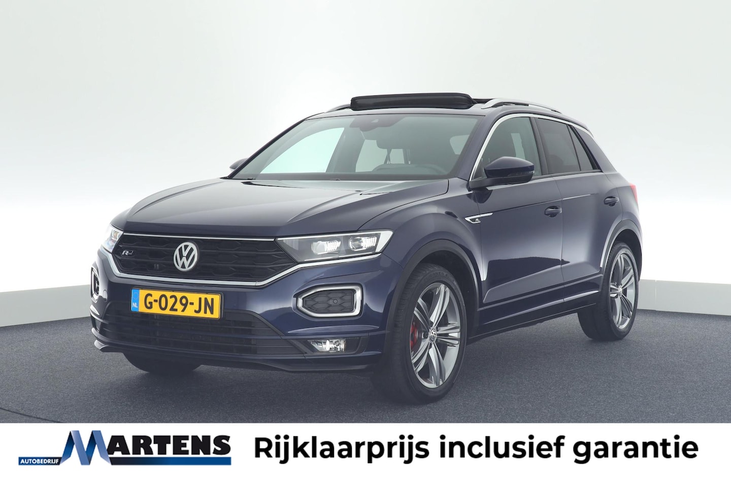 Volkswagen T-Roc - 1.5 TSI 150pk DSG R-Line Sport Stoelverwarming Virtual Cockpit Panoramadak Navigatie - AutoWereld.nl