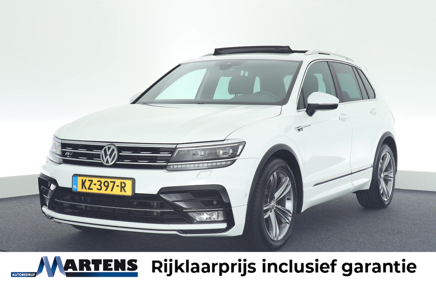 Volkswagen Tiguan - 2.0 TSI 180pk DSG 4Motion R-Line Highline Trekhaak Camera Keyless Stoelverwarming Panorama - AutoWereld.nl