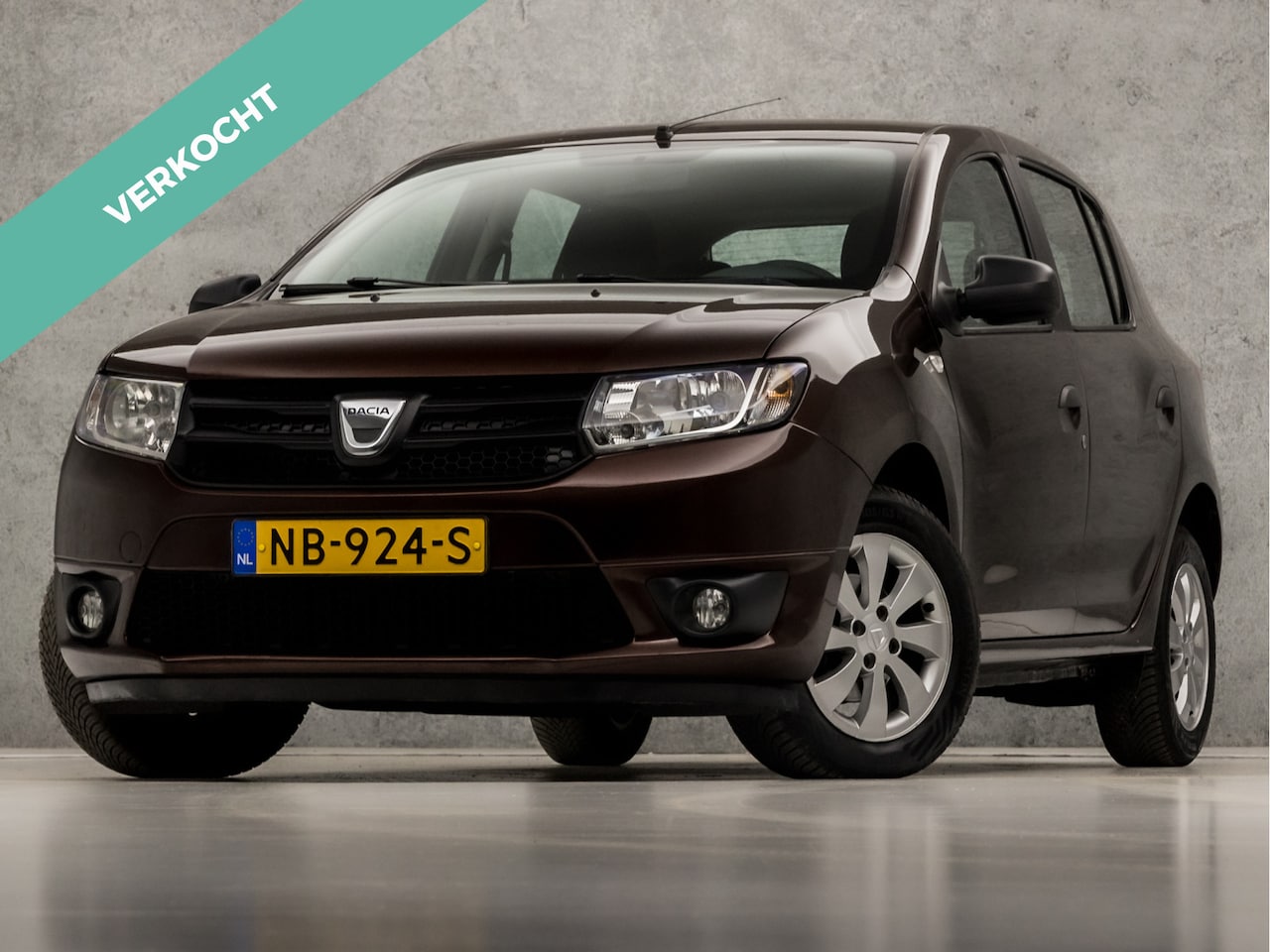 Dacia Sandero - 0.9 TCe Sport Design (AIRCO, LM VELGEN, ELEK RAMEN, SPORTSTOELEN, BLUETOOTH, START/STOP, N - AutoWereld.nl