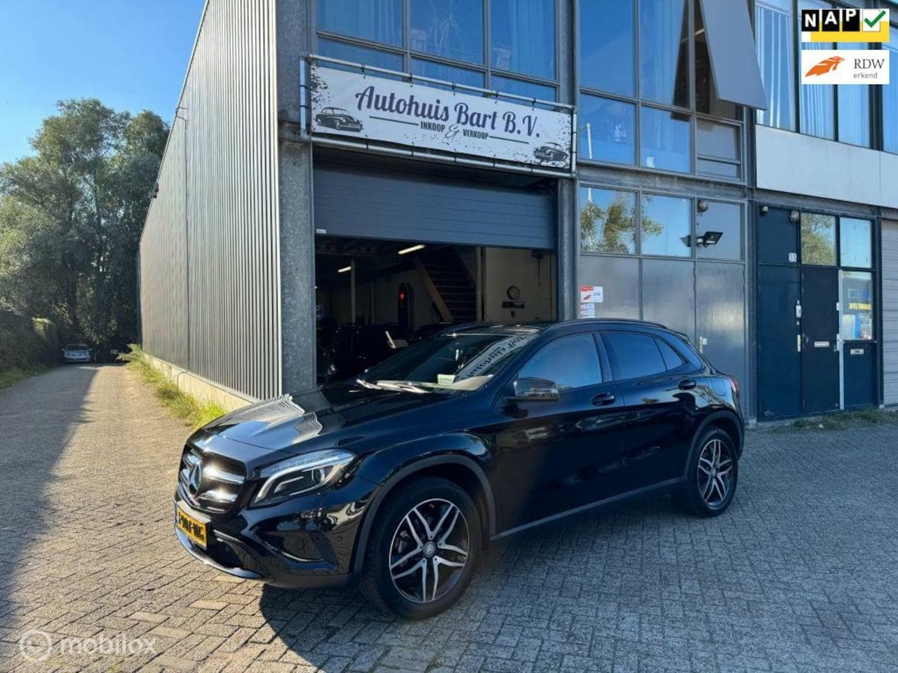 Mercedes-Benz GLA-Klasse - 200 Prestige Night Pakket Panoramadak Leder APK NAP Rapport - AutoWereld.nl