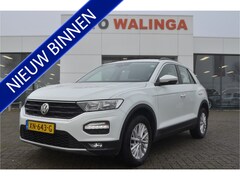 Volkswagen T-Roc - 1.5 TSI Style Trekhaak 1500KG Trekgewicht. Caplay (alarm klasse 3, dab, navigatiesysteem f