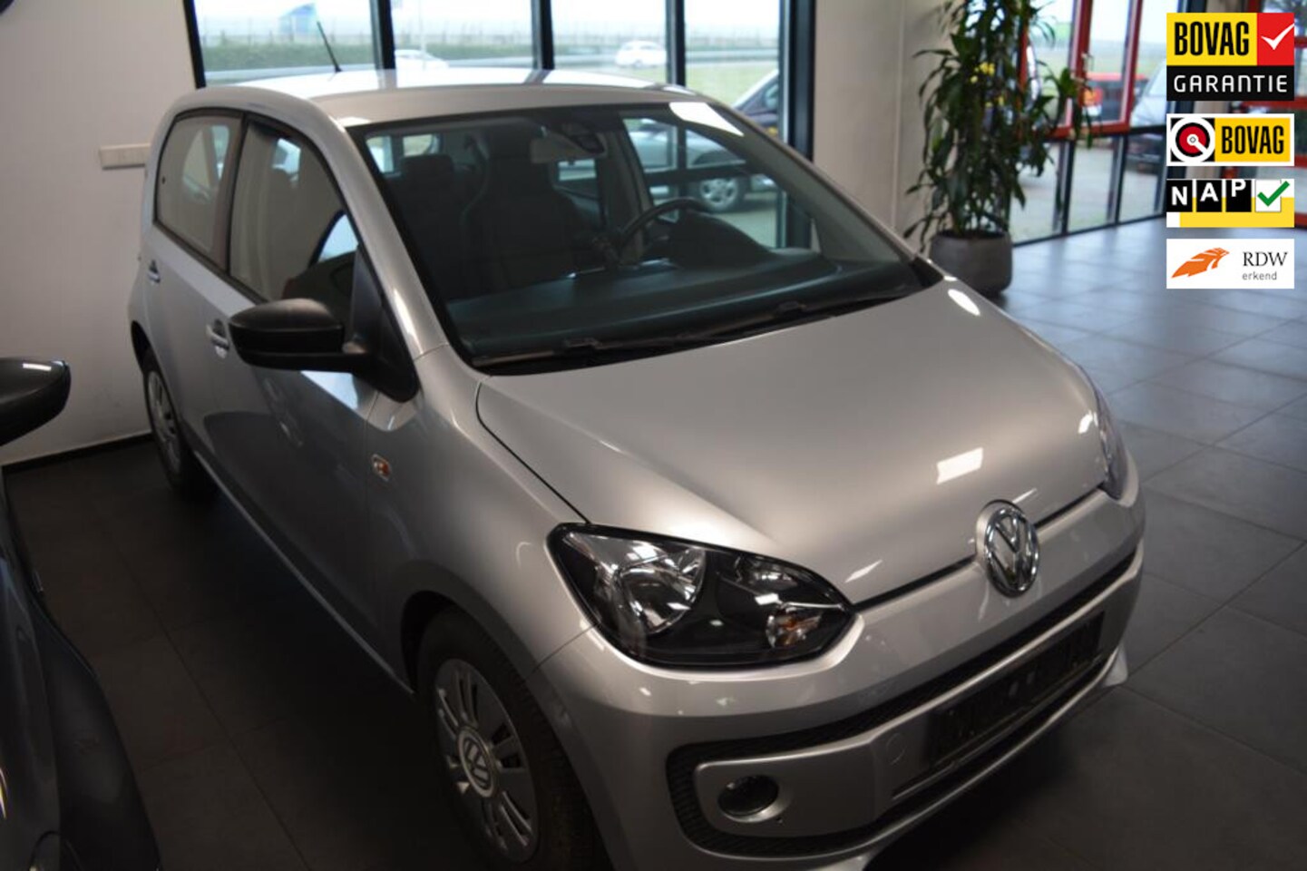 Volkswagen Up! - 1.0 groove up! 1.0 groove up! - AutoWereld.nl