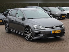 Volkswagen Golf - 1.5 TSI Highline R-line / Trekhaak / Apple CarPlay / Parkeerhulp V+A / LED Koplampen / 17'