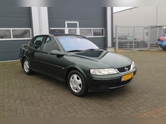 Opel Vectra - 1.6-16V Business Edition AUTOMAAT