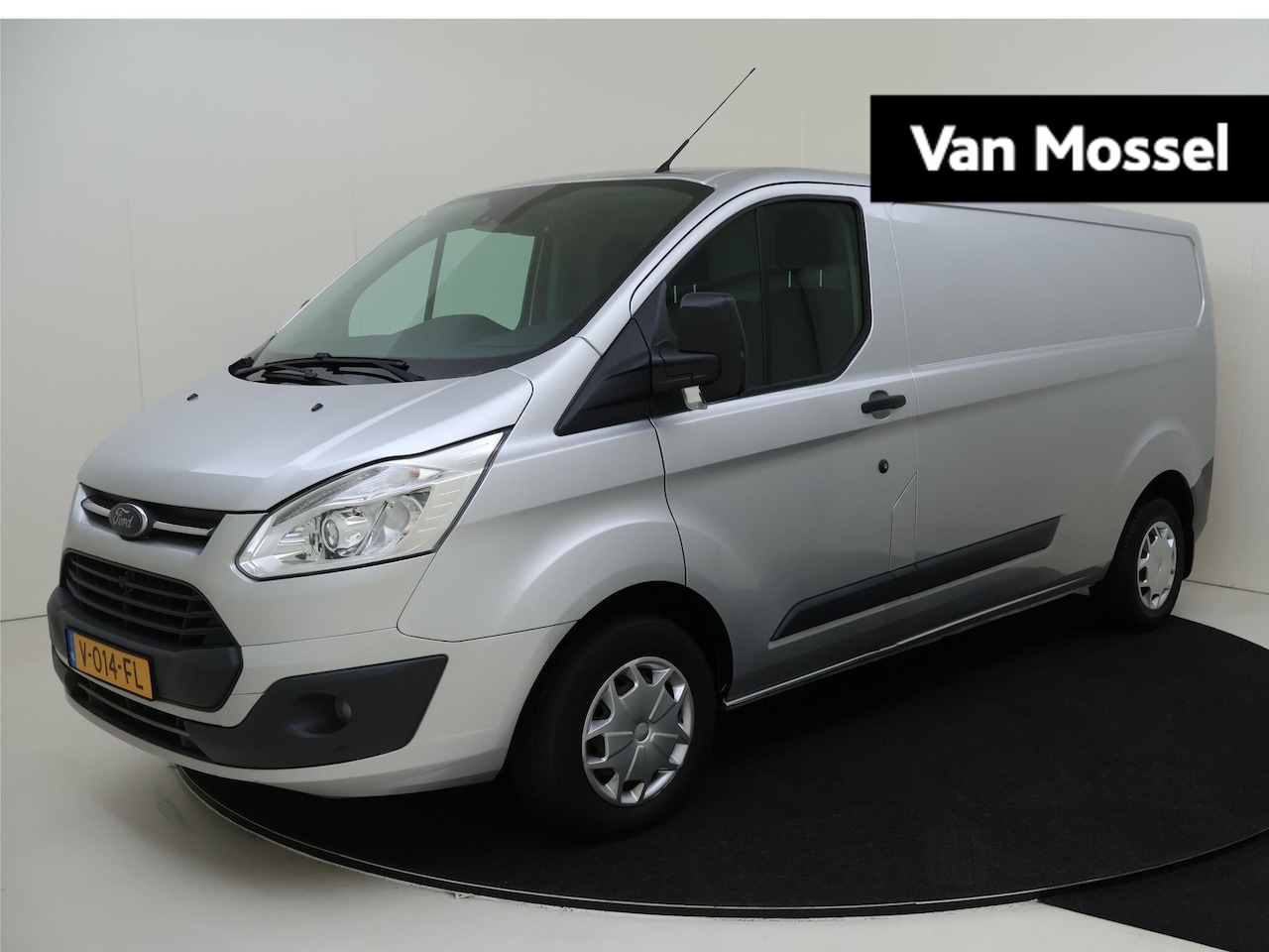 Ford Transit Custom - 290 2.0 TDCI L2H1 Trend 3 persoons | Airco | Trekhaak | Betimmering | - AutoWereld.nl