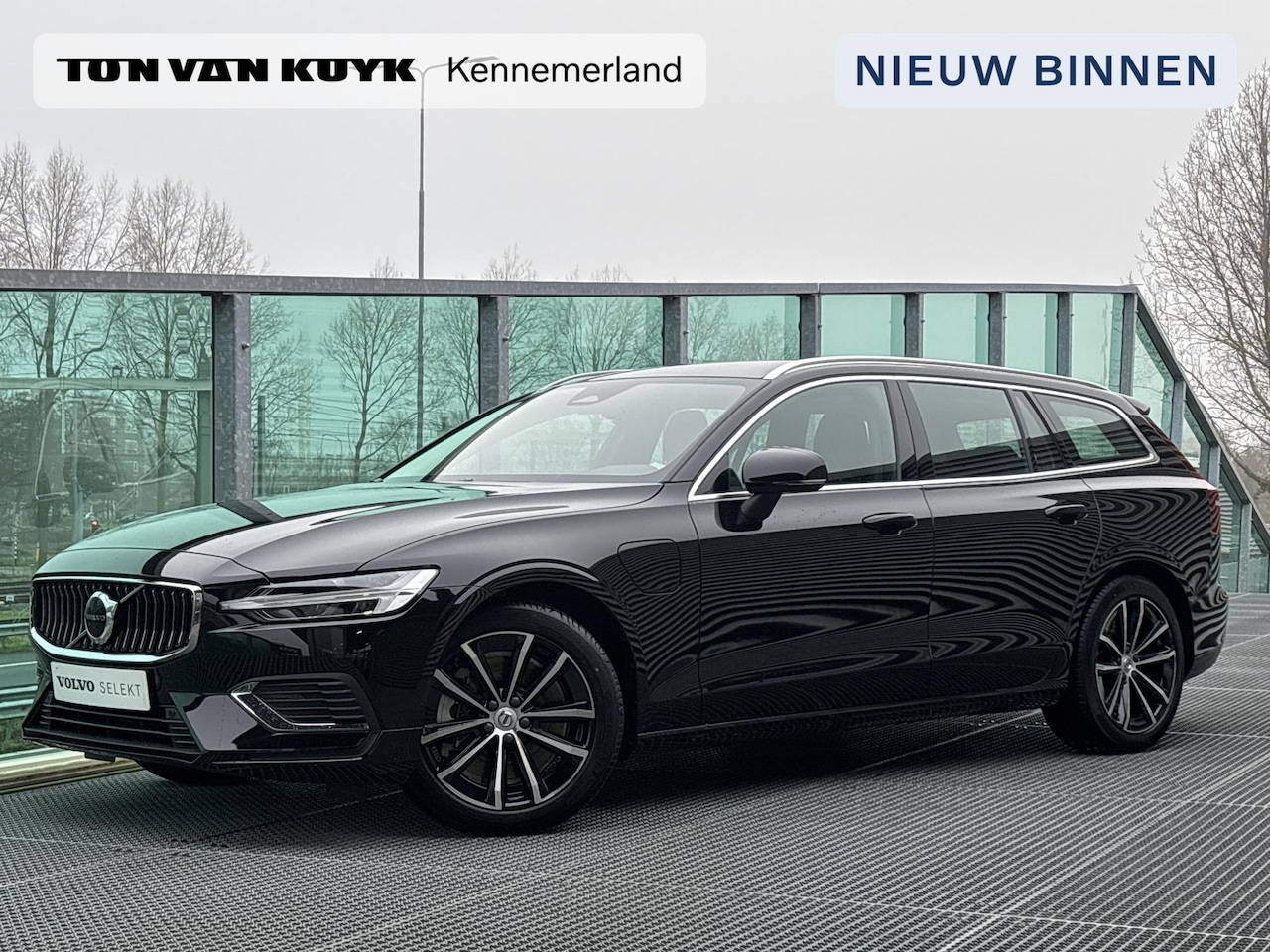 Volvo V60 - 2.0 T6 Plug-in hybrid AWD Essential Edition Hybrid, Automaat, Driver assist, Leder, Stoelv - AutoWereld.nl