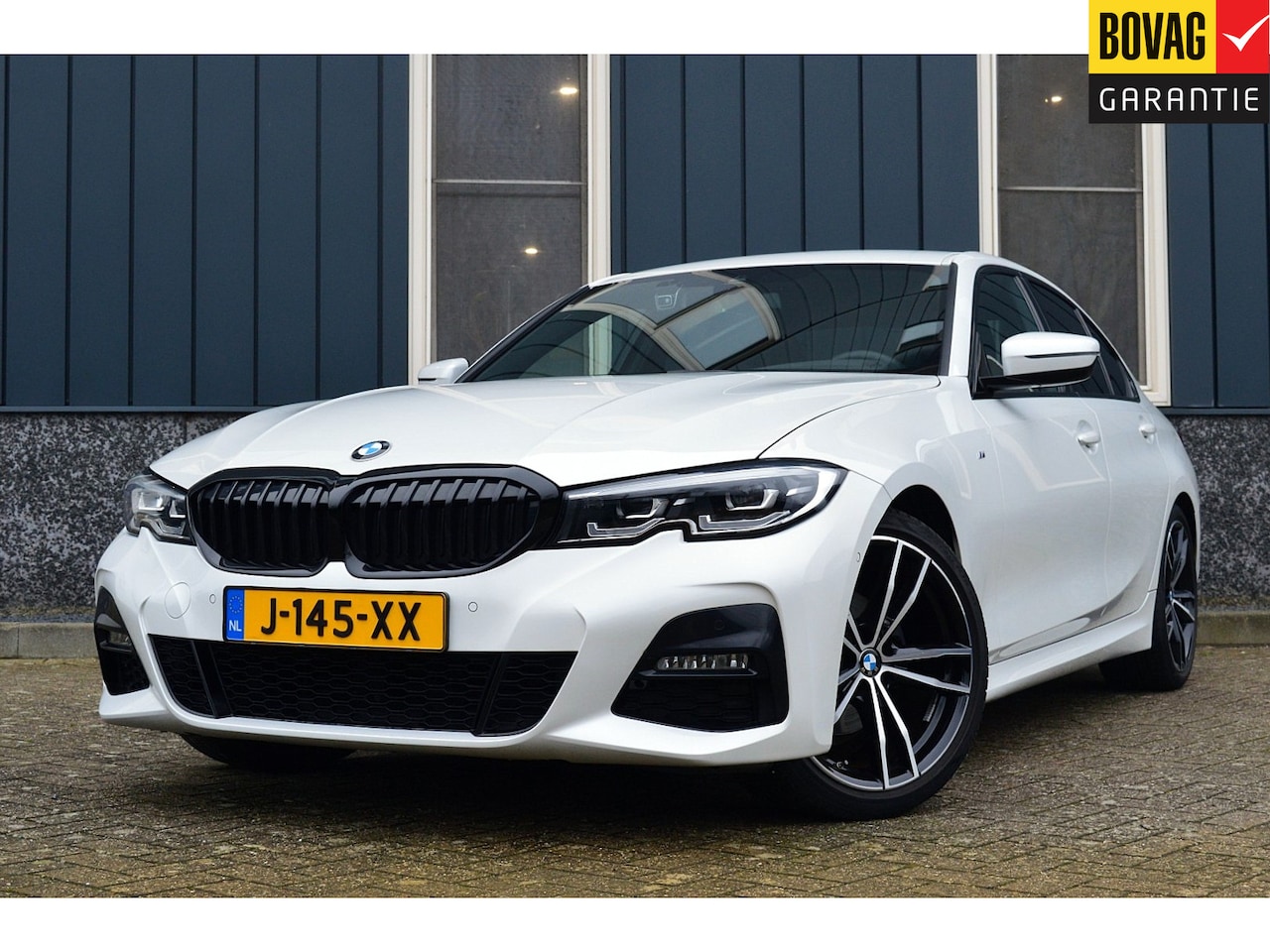 BMW 3-serie - 320i M-Sport Rijklaarprijs-Garantie Leder Sport interieur Navigatie Led Sfeerverlichting - AutoWereld.nl