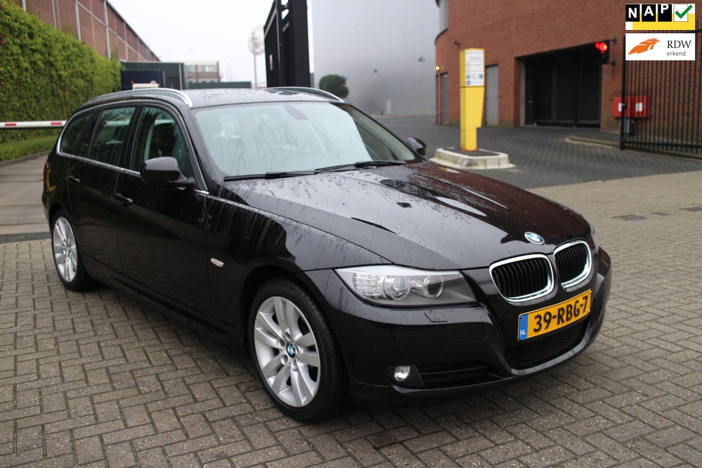 BMW 3-serie Touring - 318i Corporate Lease Luxury Line 318i Corporate Lease Luxury Line - AutoWereld.nl