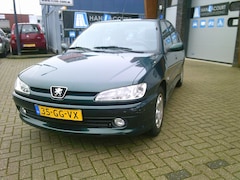 Peugeot 306 - 1.4 XR Groen Airco Stuurbekr Elek ramen 5drs NAP