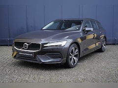 Volvo V60 - 2.0 B3 Essential Edition | Pilot assist | Dode hoek detectie | Stoel- & stuurwielverwarmin