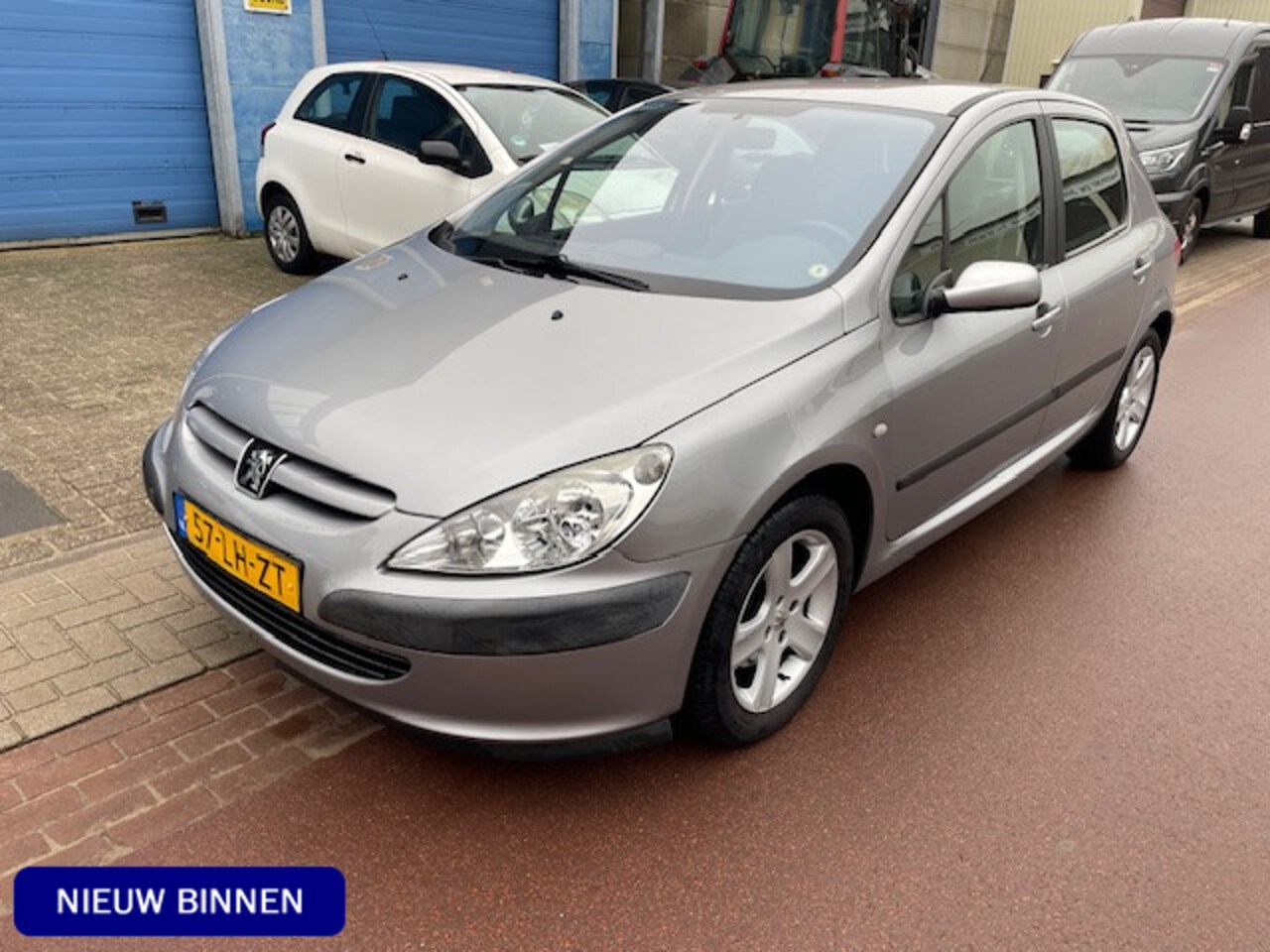 Peugeot 307 - 2.0-16V XT Automaat 2003 - 113.352km NAP Airco Leuke auto met veel opties. Onderhoudsboekj - AutoWereld.nl