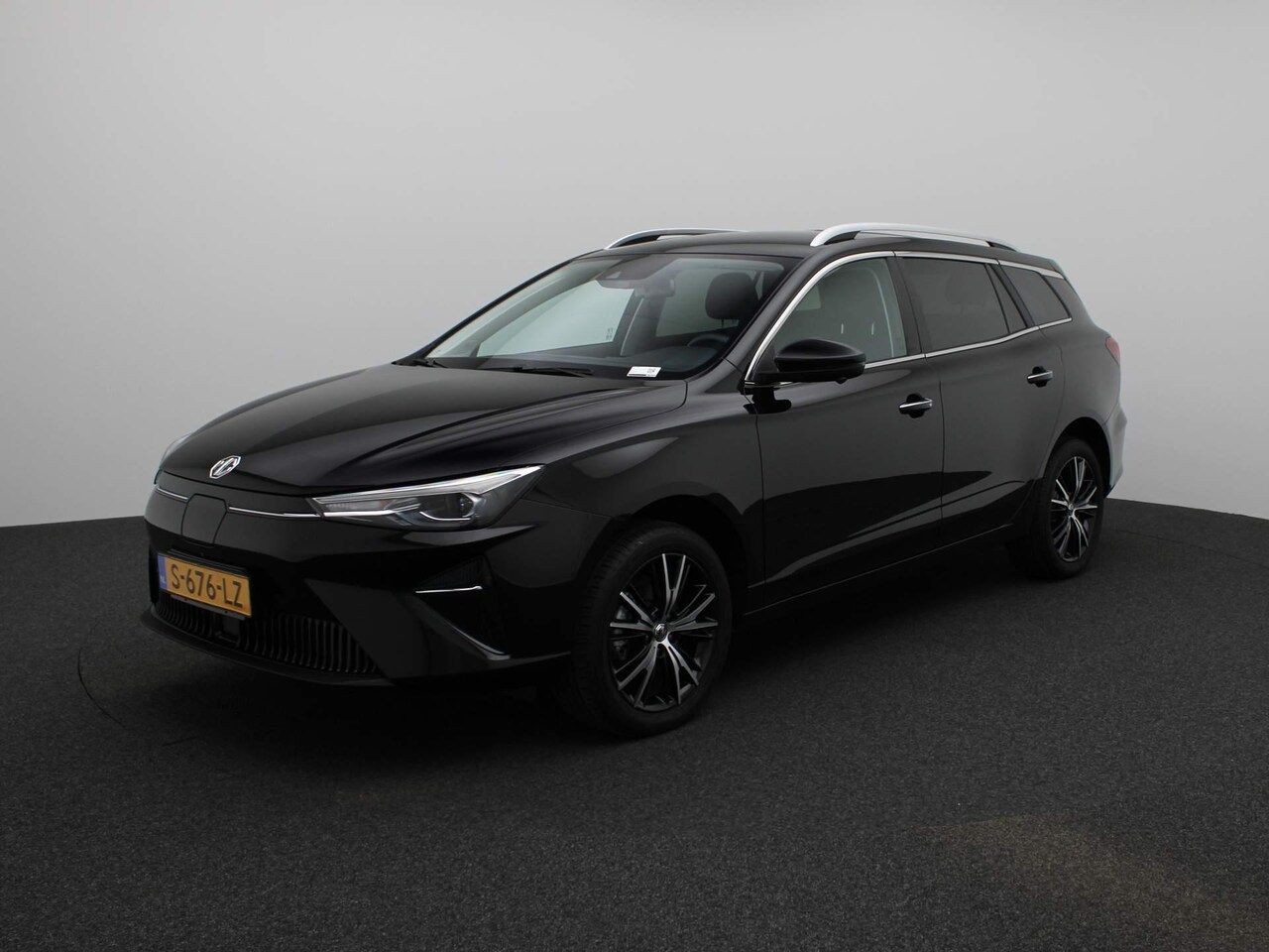 MG 5 - Long Range Luxury 61 kWh | Leder | Navi | 360 Camera | Apple CarPlay | Adaptive Cruise Con - AutoWereld.nl