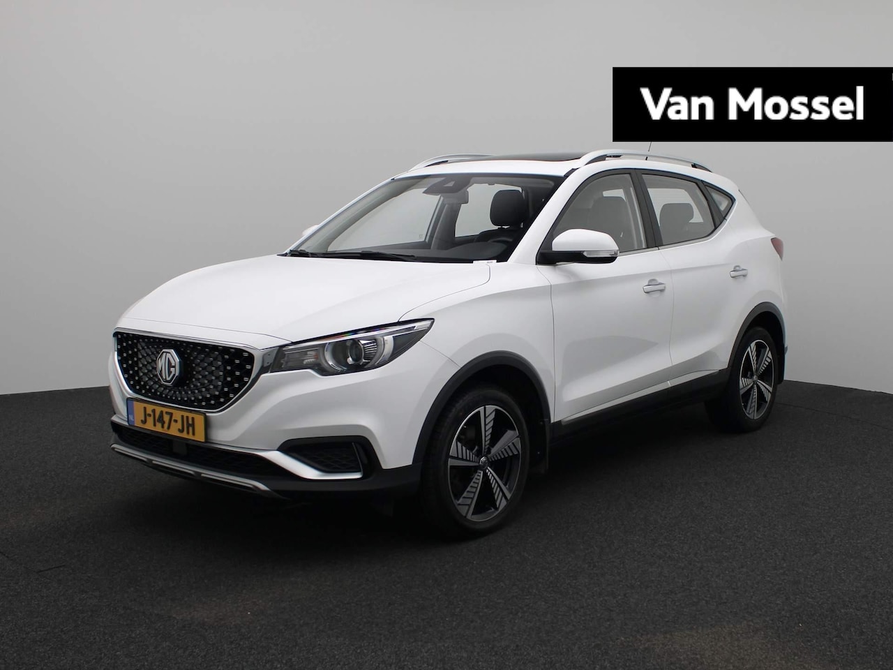 MG ZS - EV Luxury 45 kWh | PANORAMADAK | LEDER | ACHTERUITRIJCAMERA | PARKEERSENSOREN | ADAPTIVE C - AutoWereld.nl