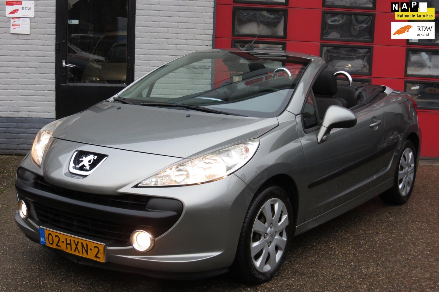 Peugeot 207 CC - 1.6 VTi Cabriolet . NL auto - AutoWereld.nl