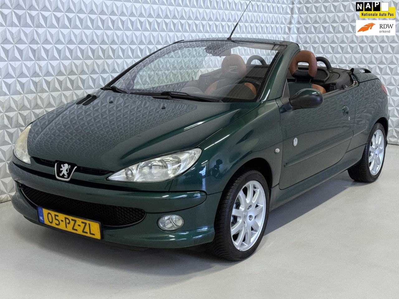 Peugeot 206 CC - 1.6-16V Roland Garros / VOL LEER (2005) - AutoWereld.nl