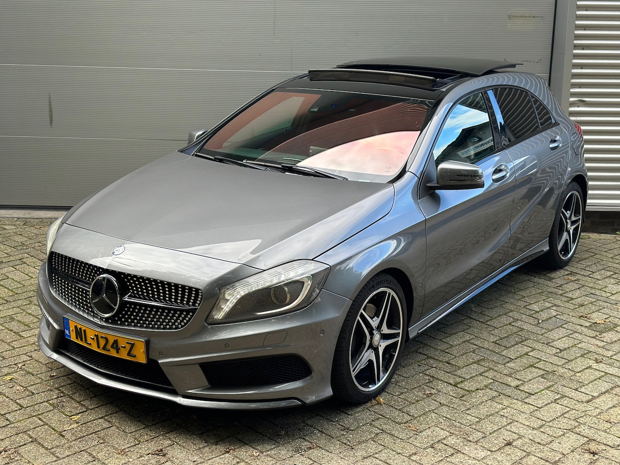 Mercedes-Benz A-klasse - 250 Sport Ambition AMG l Pano l Automaat l Xenon l Navi l Camera l - AutoWereld.nl