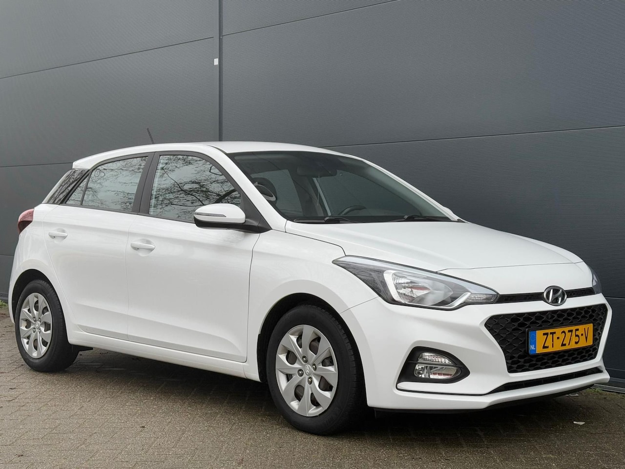 Hyundai i20 - 1.0 T-GDI Comfort 1STE EIGENAAR | CAMERA | NAVI | CARPLAY | PDC | BTW | NWE APK - AutoWereld.nl