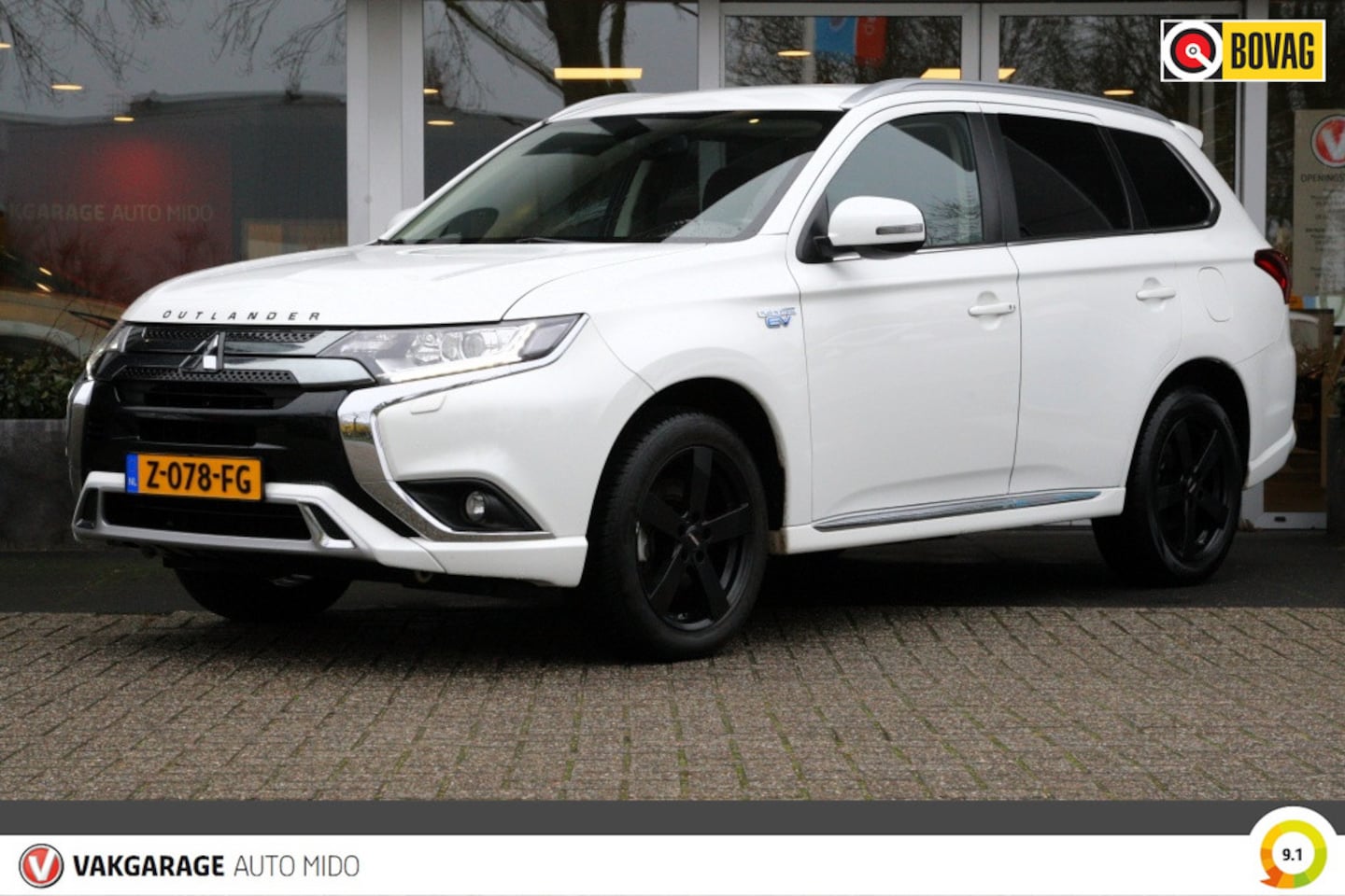 Mitsubishi Outlander - 2.4 PHEV Intense 4WD -Trekhaak- -Stand kachel- - AutoWereld.nl