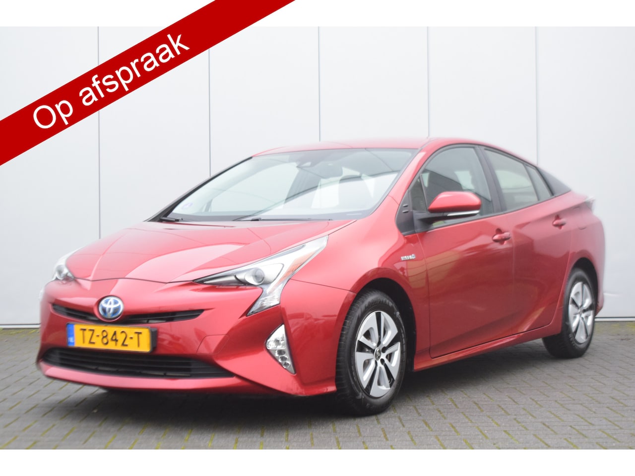 Toyota Prius - 1.8 Dynamic Led Navi Ecc Cruise/Adap Trekhaak - AutoWereld.nl