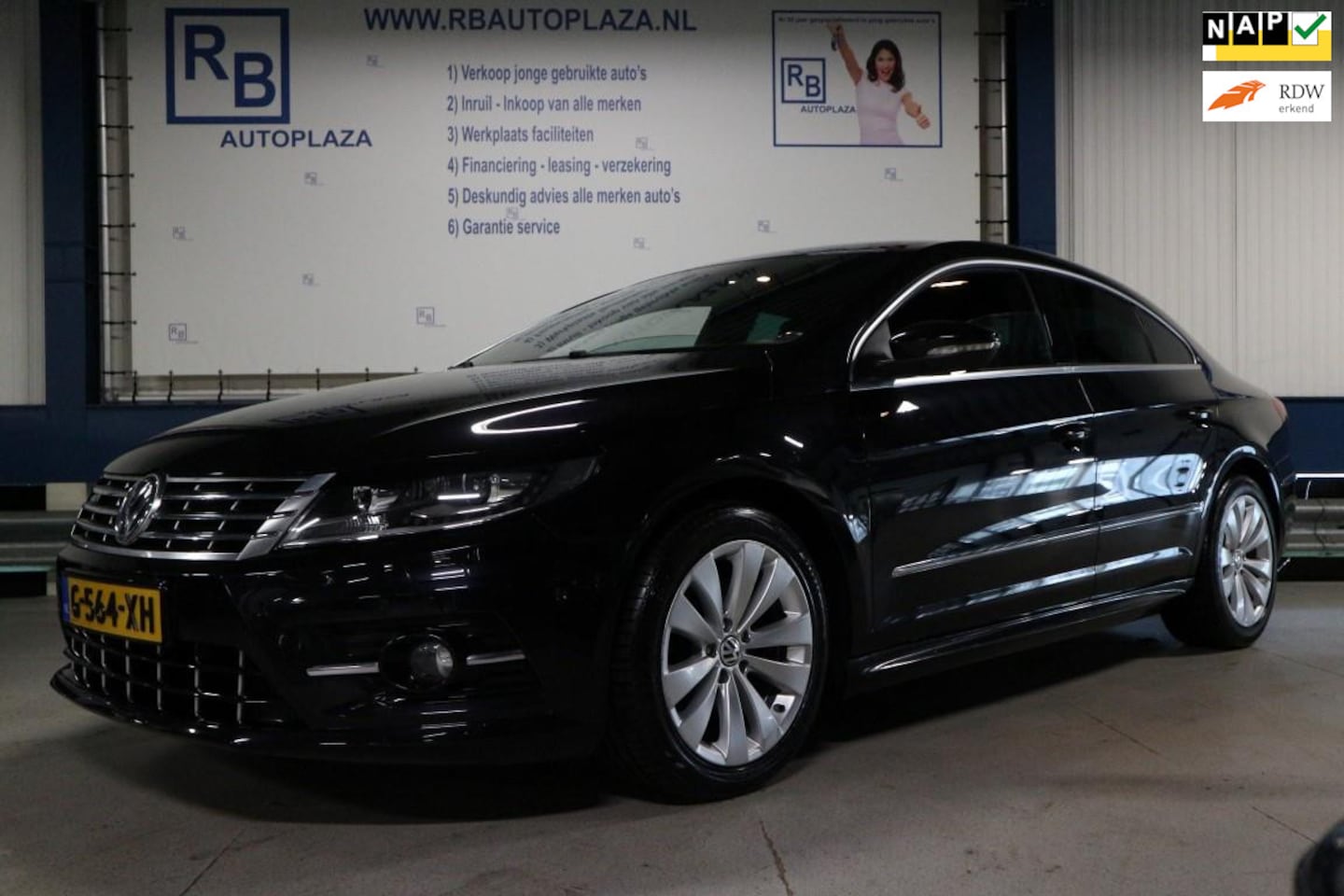 Volkswagen CC - R-LINE / F1 / FACELIFT / KEYLESS / NAV / PARKEER FUNCTIE / UNIEK ! ! ! - AutoWereld.nl