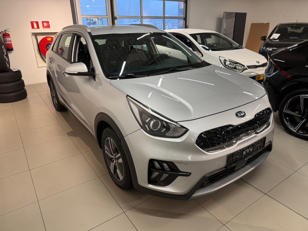 Kia Niro - 1.6 GDi PHEV DynamicLine Camera+Navi+CarPlay+Stoel en stuurverw.+Adapt. Cruise - AutoWereld.nl