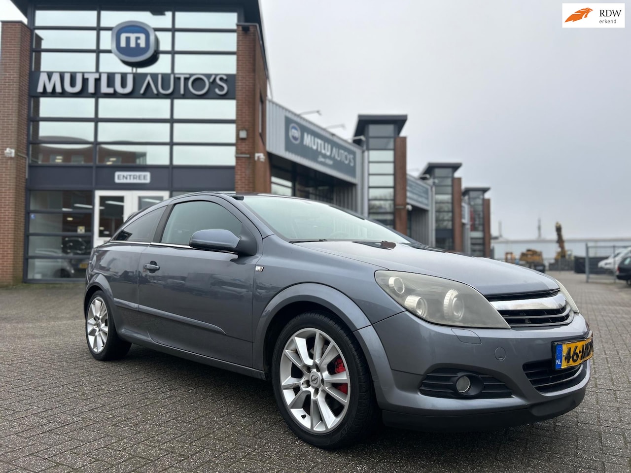 Opel Astra GTC - 2.0 T Sport Airco Stoelverm PDC APK - AutoWereld.nl