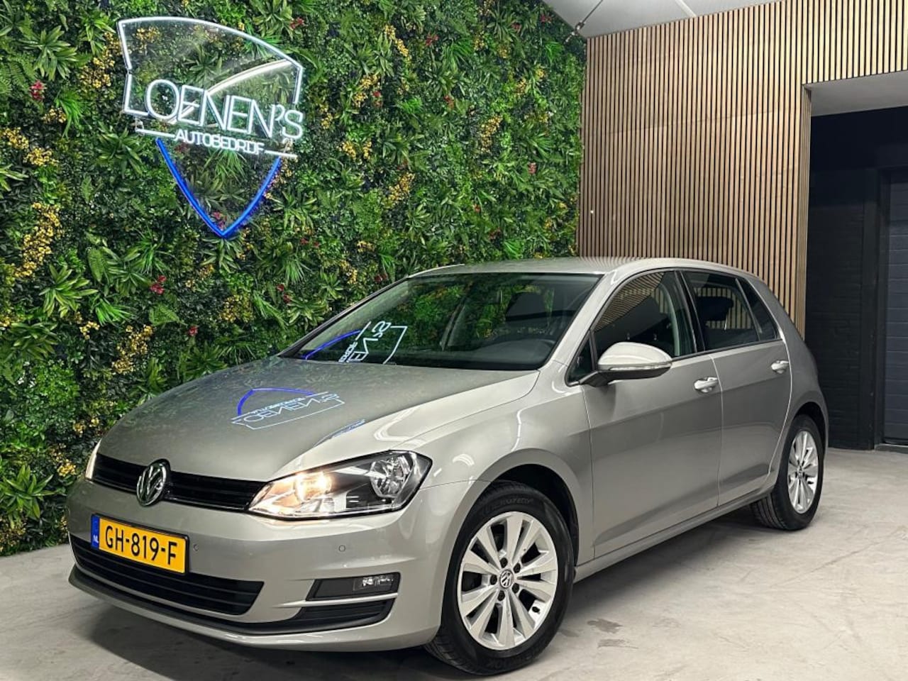 Volkswagen Golf - 1.2 TSI Comfortline / Cruise / Navi / PDC - AutoWereld.nl