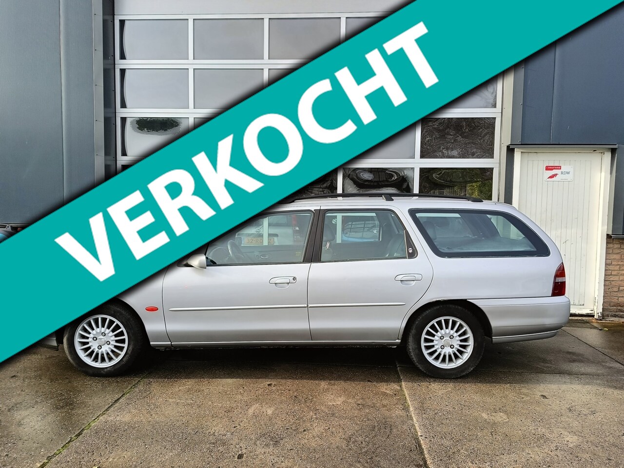 Ford Mondeo Wagon - 1.8-16V Ghia Platinum 1.8-16V Ghia Platinum - AutoWereld.nl