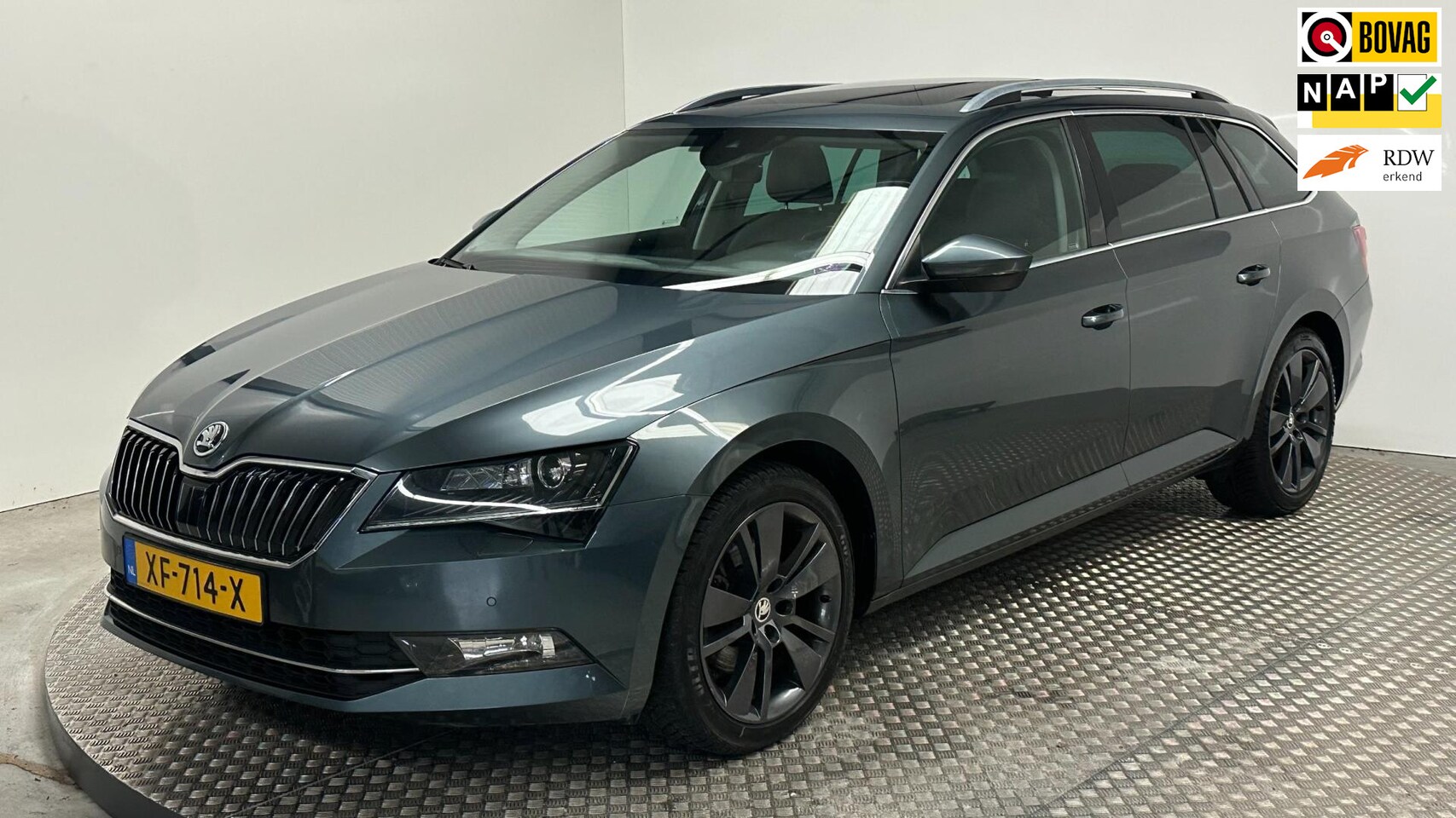 Skoda Superb Combi - 1.5 TSI ACT Ambition Business benzine navigatie carplay parkeersensoren cruisecontrole pan - AutoWereld.nl