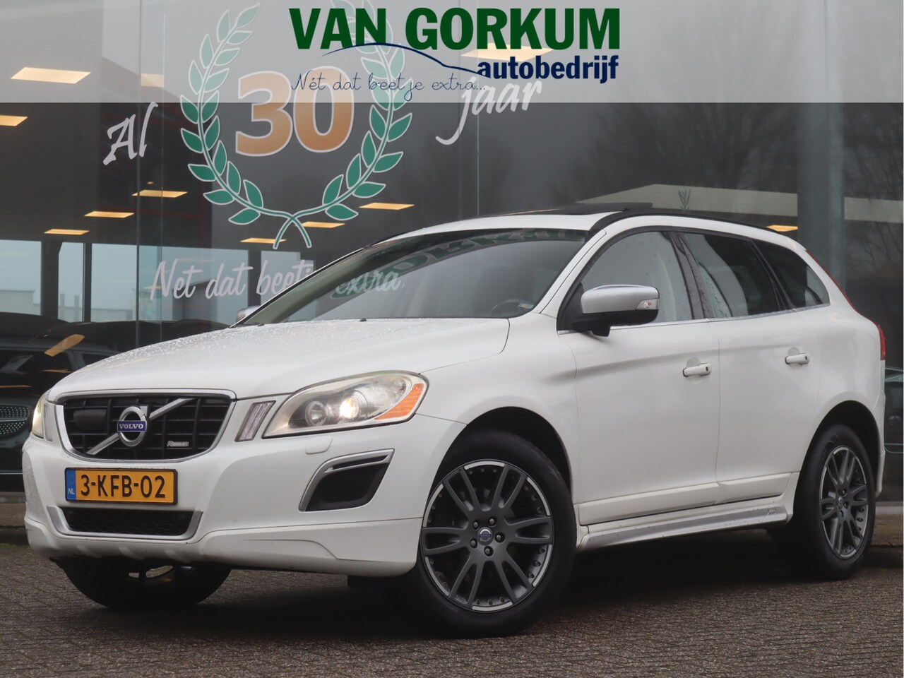 Volvo XC60 - 2.0 T5 R-Design / Panoramadak - AutoWereld.nl