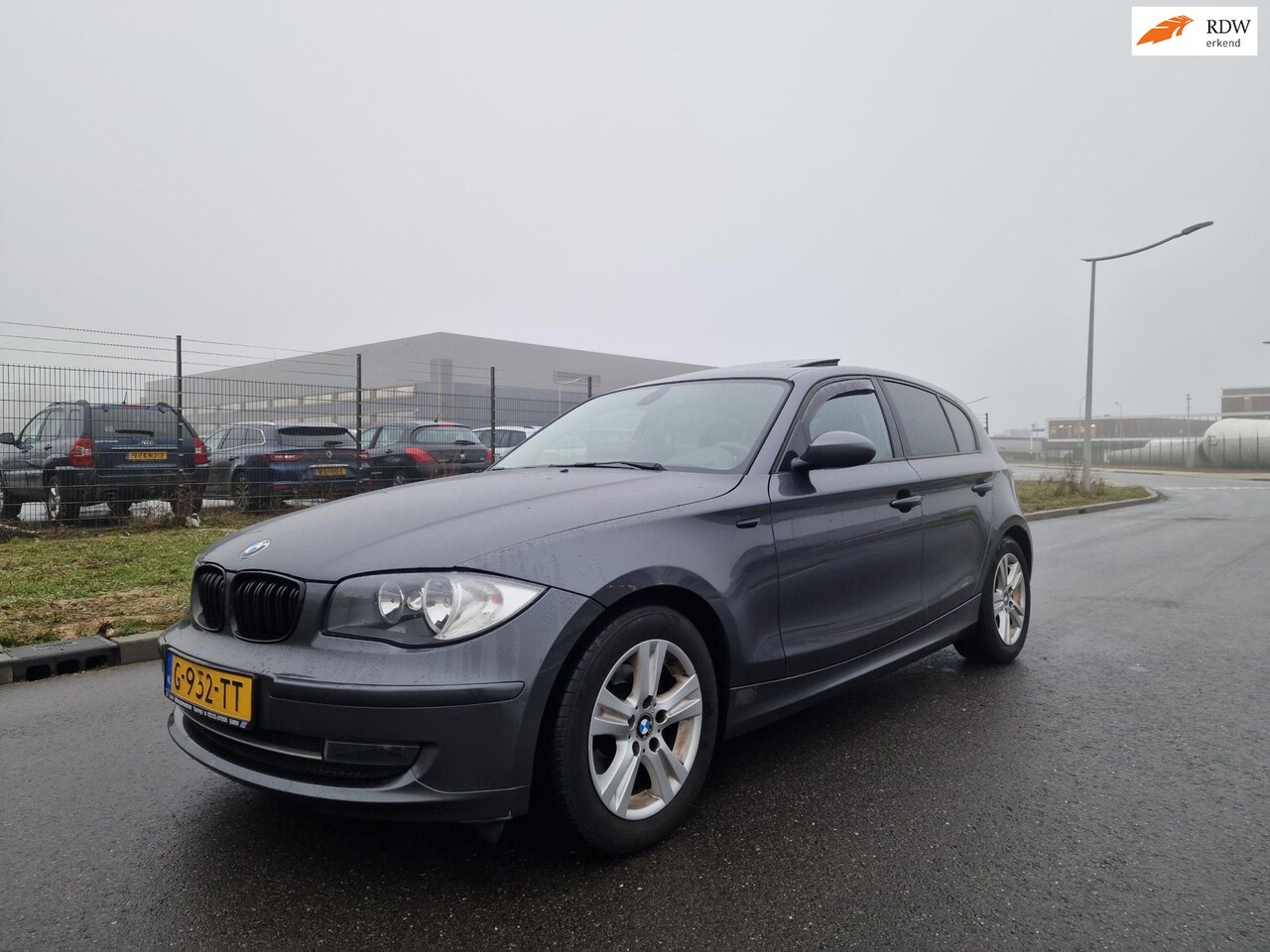 BMW 1-serie - 118i PANO NAVI PSENSOR CRUISE 2 X SLEUTELS - AutoWereld.nl